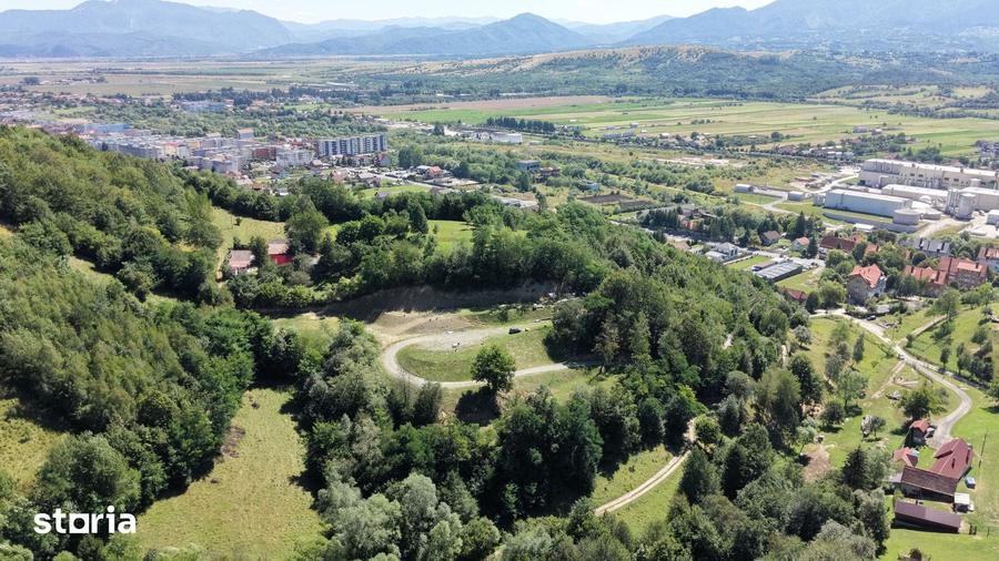 Teren de 2200 mp, în Central