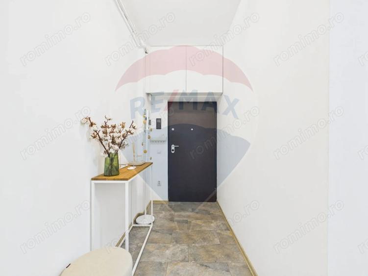 Apartament cu 3 camere de vanzare, centrala proprie - Mihai Bravu - 1