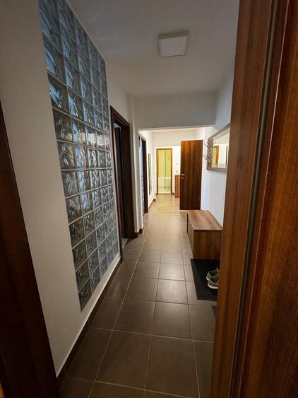 Apartament cu 3 camere decomandat în Aurel Vlaicu