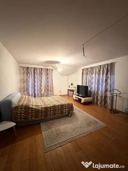 Casă cu 5 camere cu Canalizare în Tractorul