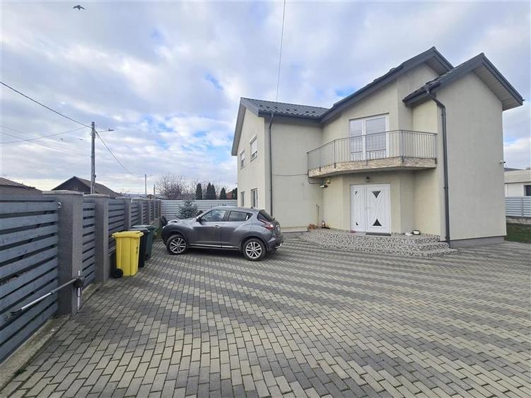 Casă individuală cu 4 camere cu Canalizare în Letea Veche