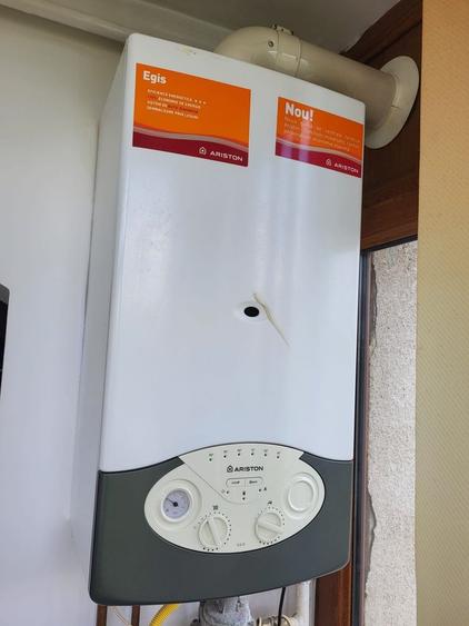 Apartament cu 3 camere decomandat, mobilat în Nicolina