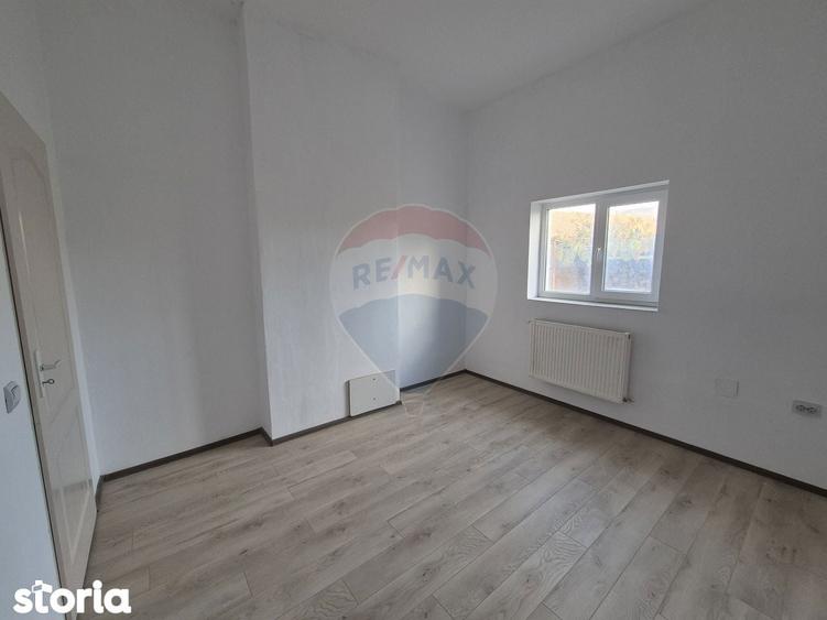 Spațiu comercial, de 118 mp, în Pianu