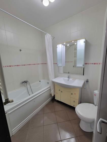 Apartament cu 2 camere semidecomandat în Jiului