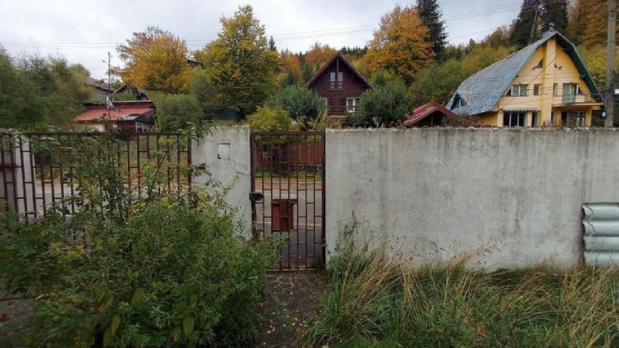 Casă individuală cu 6 camere cu Teren 600 Mp în Central