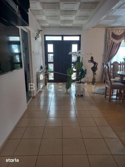 Casă cu 8 camere cu Teren 330 Mp în Eforie