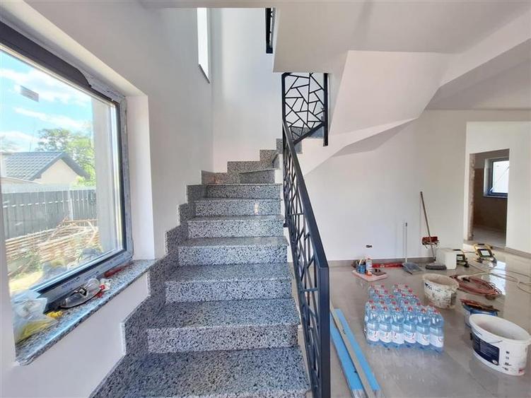 Casă cu 4 camere cu Teren 430 Mp în 9 Mai