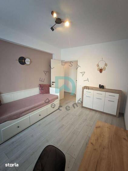 Apartament cu 3 camere decomandat, mobilat în Tractorul