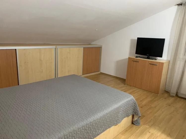 Casă individuală cu 5 camere cu Canalizare în Lazu
