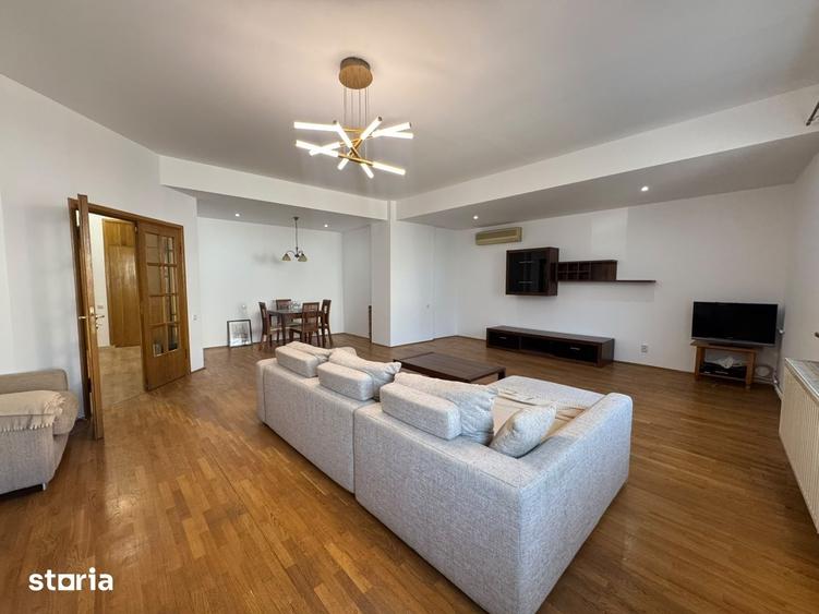 Apartament cu 3 camere decomandat în Centrul Civic