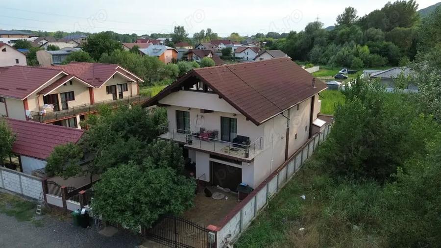 Casă cu 5 camere în Central