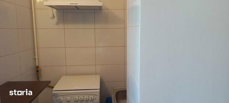 Garsonieră decomandată în Plătărești