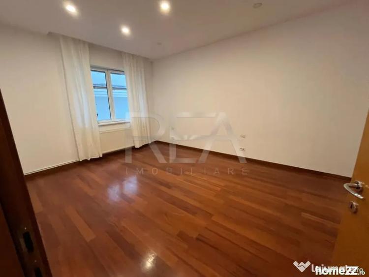 Apartament cu 5 camere decomandat în Primăverii