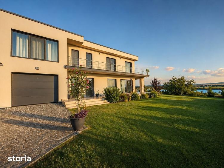 Casă cu 5 camere cu Teren 800 Mp în Podgoria
