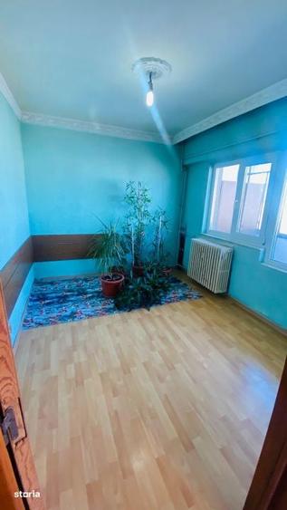 Apartament cu 3 camere decomandat în Dacia