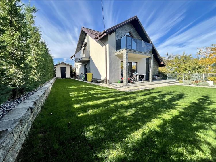 Casă cu 4 camere cu Teren 500 Mp în Miroslava