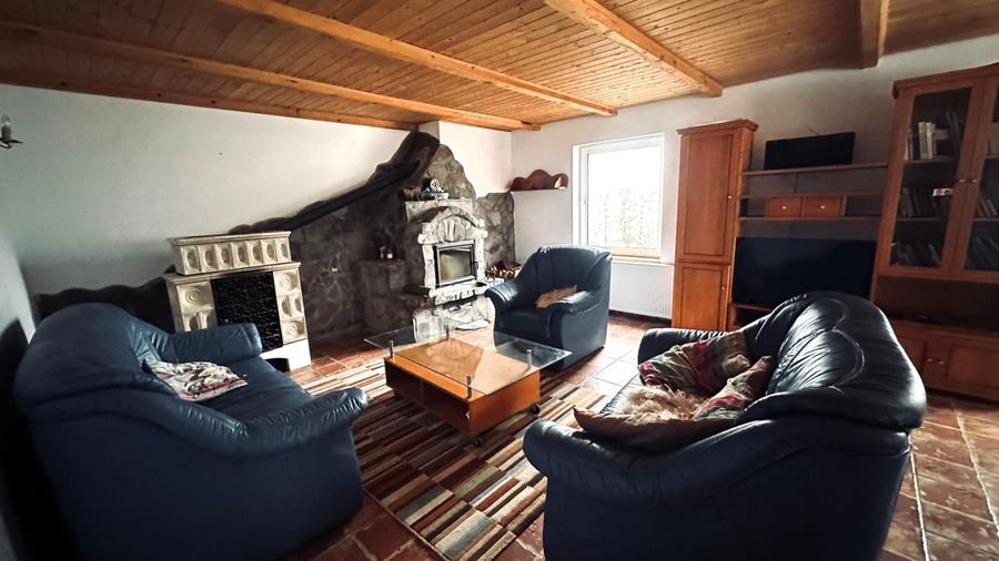 Casă cu 6 camere cu Teren 2000 Mp în Avrig