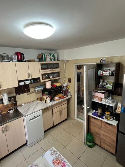 Apartament cu 4 camere decomandat în Inel II