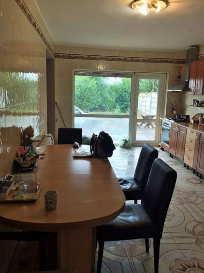 Casă individuală cu 9 camere cu Canalizare în Exterior Nord