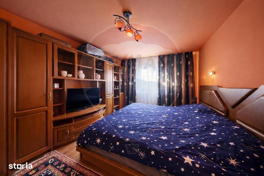Apartament cu 4 camere, mobilat în Est