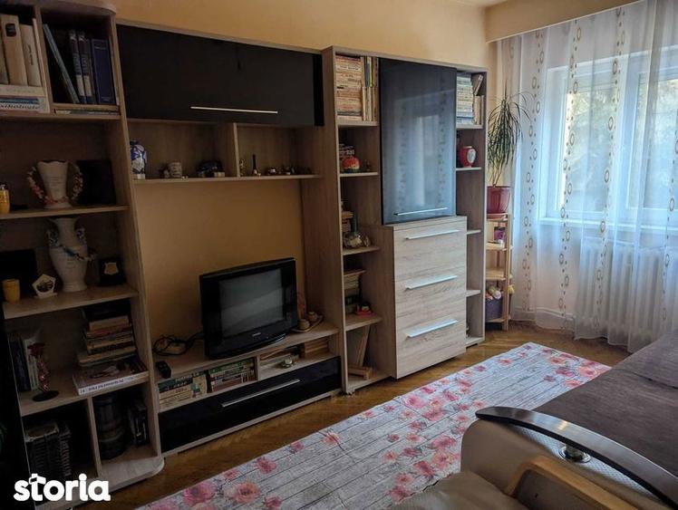 Apartament cu 4 camere decomandat în Progresul