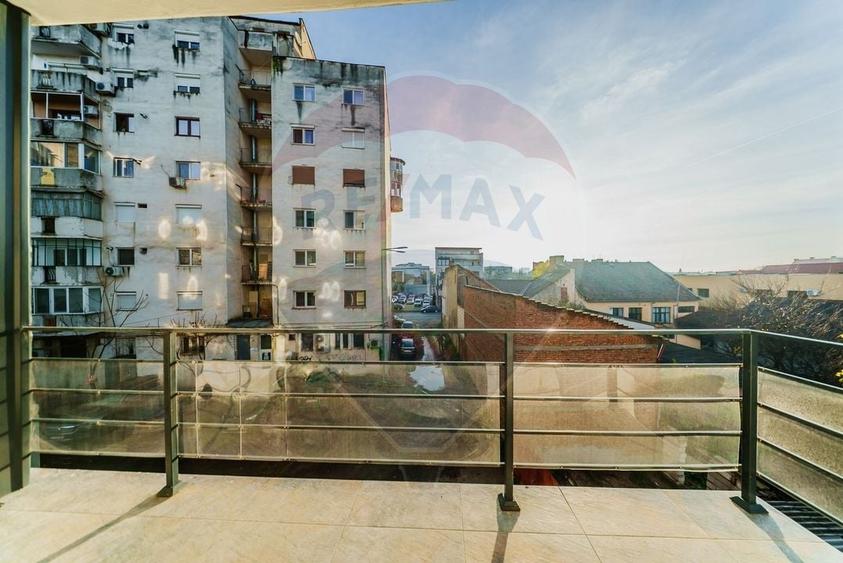 Apartament cu 2 camere semidecomandat, mobilat în P-ța Spitalului