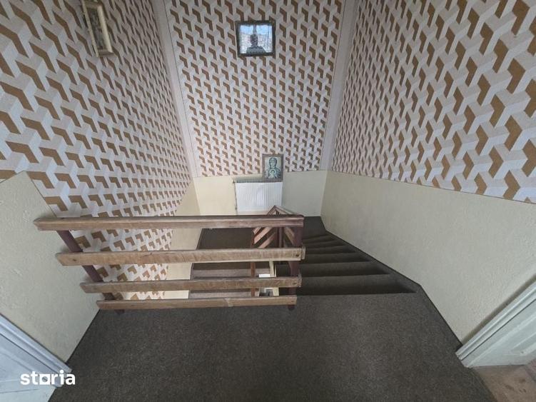 Casă cu 2 camere cu Teren 1275 Mp în Central