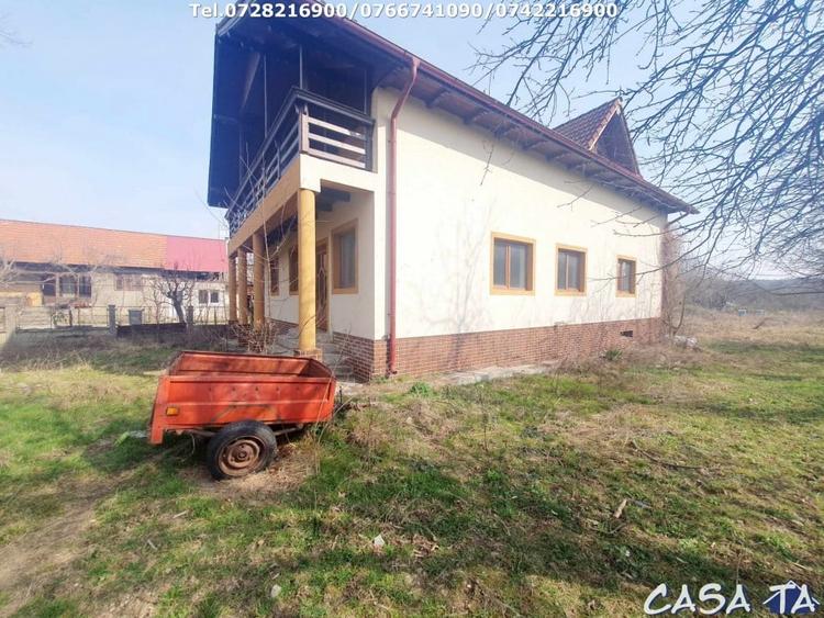 Casă individuală cu 3 camere cu Canalizare în Arcani