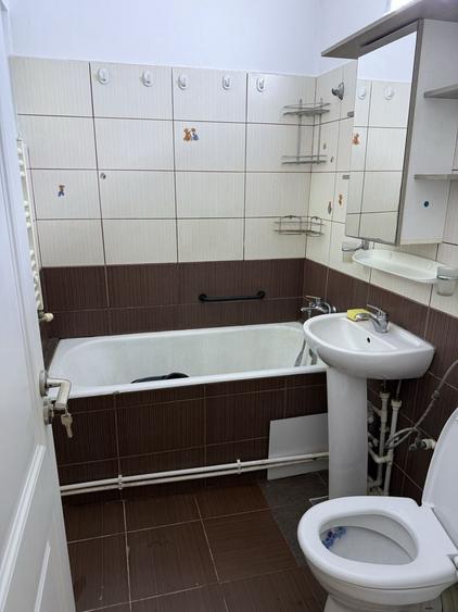 Apartament cu 3 camere decomandat în Nord