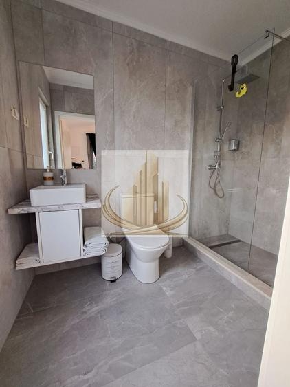 Casă individuală cu 10 camere cu Piscina în Giarmata