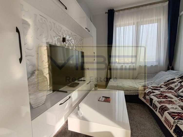 Apartament cu 4 camere semidecomandat, mobilat în Ultracentral