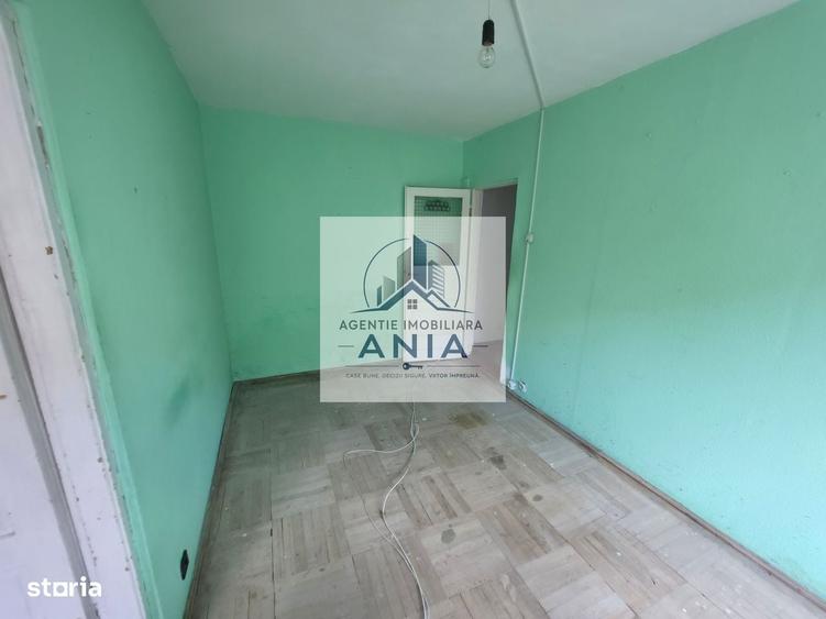 Apartament cu 3 camere semidecomandat în Central