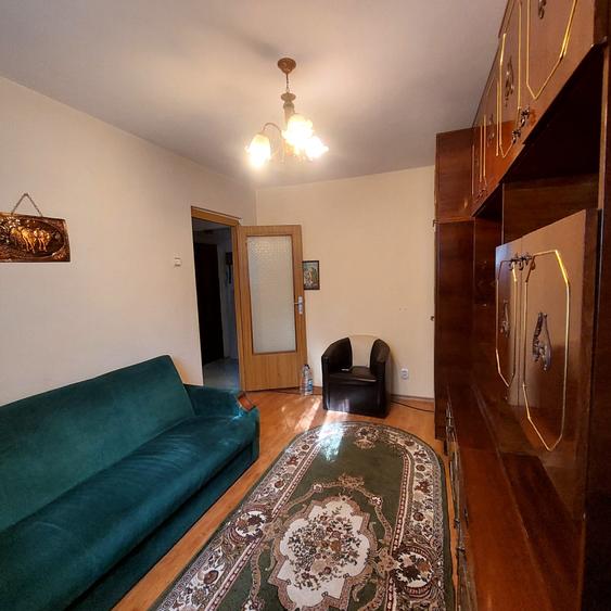Apartament cu 2 camere decomandat în Micro 19
