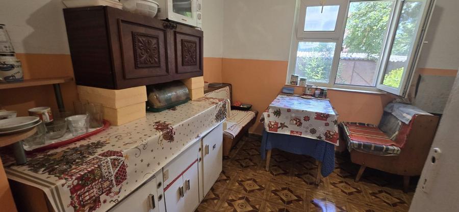 Apartament cu 4 camere decomandat în Central