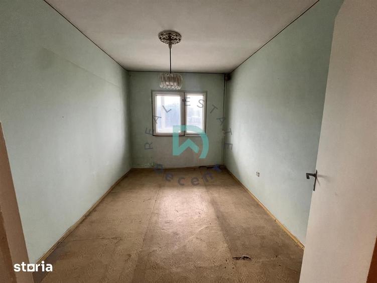 Apartament cu 3 camere decomandat în Sud