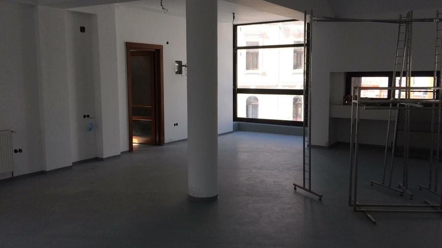 Spațiu comercial, de 160 mp, în Jigodin-Băi
