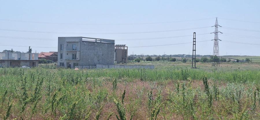 Teren agricol intravilan de 1666 mp, în Periferie