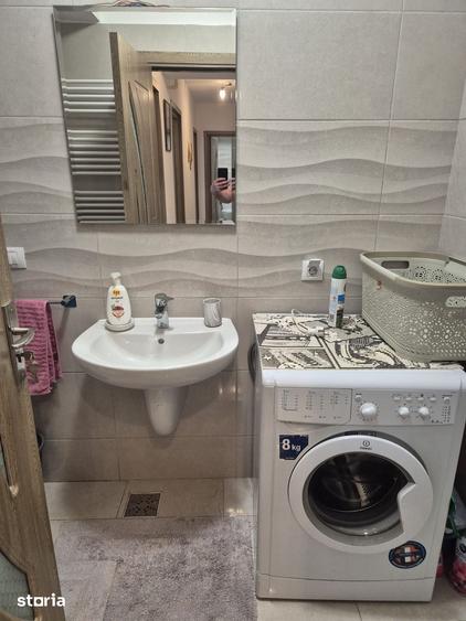 Apartament cu 3 camere în Mioriței