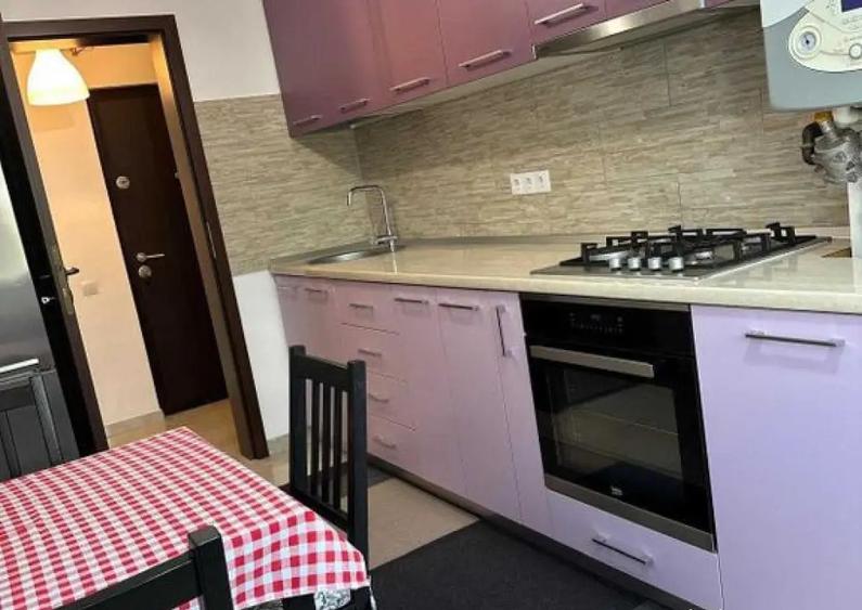 Apartament cu 3 camere semidecomandat în Mazepa 1