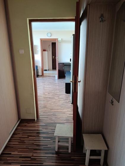 Apartament cu 3 camere semidecomandat în Drumul Taberei