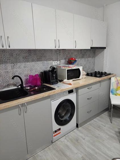 Garsonieră decomandată în Central