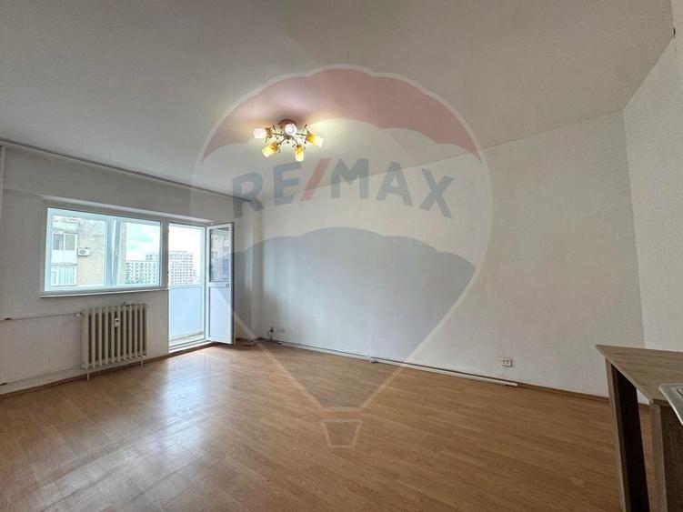 Apartament cu 3 camere decomandat în Drumul Taberei