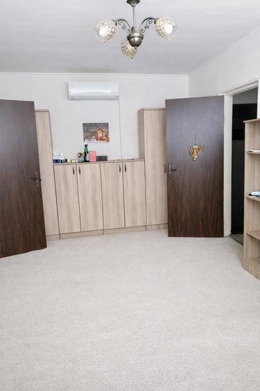Apartament cu 2 camere semidecomandat, mobilat în Alexandru Obregia