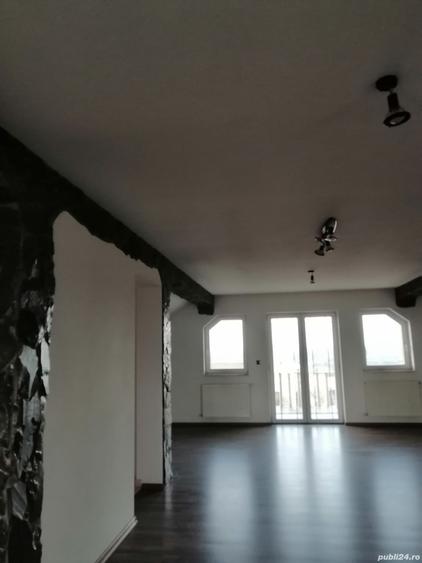 Casă cu 6 camere cu Teren 2255 Mp în Cenad