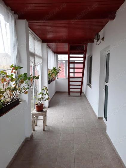 Casă cu Teren 885 Mp în Gruiu