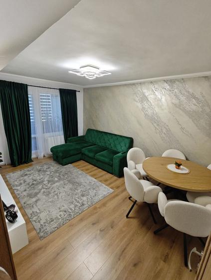 Apartament cu 3 camere decomandat în Central