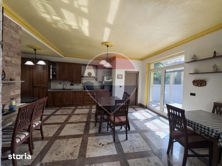 Casă cu 5 camere cu Teren 600 Mp în Ultracentral