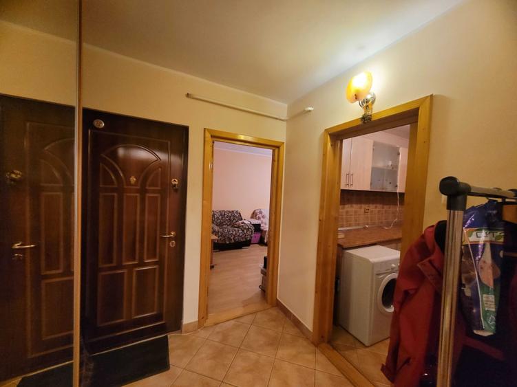 Apartament cu 2 camere decomandat în Micro 20