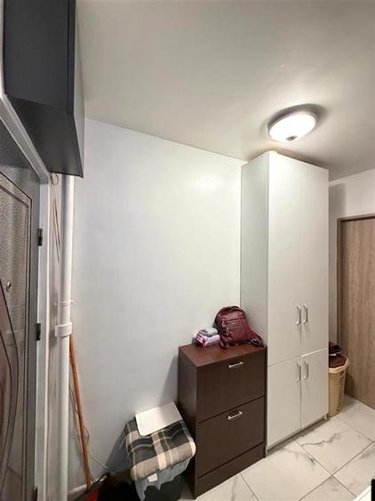 Apartament cu 2 camere semidecomandat în Valenta