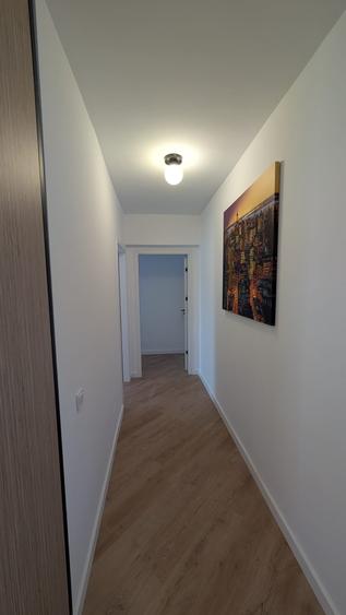 Apartament cu 3 camere semidecomandat în Florești